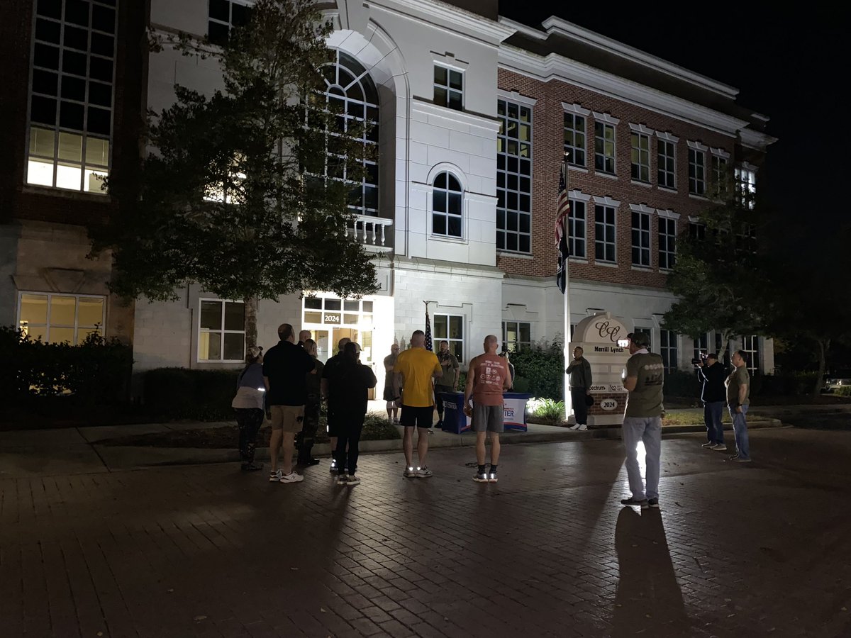 kaley_news's tweet photo. Getting ready to start the Veterans Victory Walk this morning! Watch WMBF at 6 to find out more about this event 🇺🇸 https://t.co/W02beqvbwR