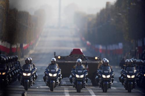 LegionEtrangere's tweet photo. “Pardonnez-moi, c’est trop d’émotions, mes légionnaires, je ne pense qu’à eux aux derniers moments, ceux que j’ai emmenés à la mort. La seule chose que j’emmènerai dans ma tombe c’est ce képi blanc” - Hubert Germain, dernier Compagnon de la Libération
#EnLeurSouvenir #MoreMajorum https://t.co/TATkYku2nn