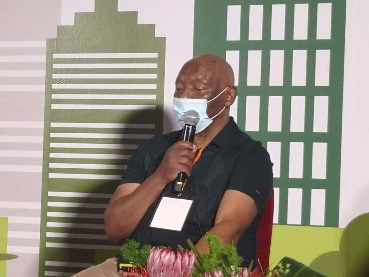 Our next speaker <a href="/cocreateSANL/">cocreateSANL🇳🇱🇿🇦</a>: City of Johannesburg, Smart City Division @lawrence Boya, takes us through the opportunity that #digitaltwins offers to Joburg's Strategic view on Smart Cities. 

#CoCreateMYCITY #digitaltwins #assetmanagement #smartcities