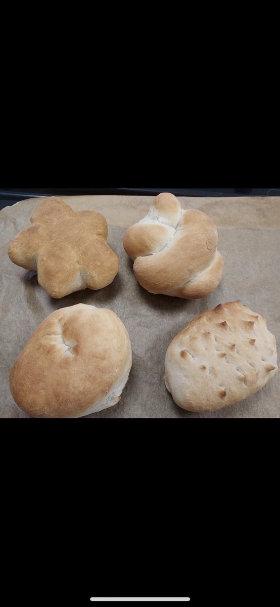 Smithdon_High's tweet photo. Yr7 & Yr8 cooking club made great use of the flour kindly donated by Bircham windmill. Some interestingly shaped bread rolls!! #breadmaking #giftedingredients #shapemaking #foodie #AfterSchoolClub #lifeskills https://t.co/7Fr6dkow75