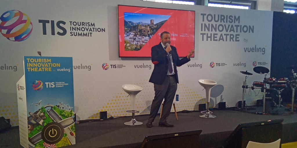SevillaTourism's tweet photo. #TIS2021 |
🧑💼 @Innovasur - #In4City, "una visión estratégica para municipios que apuestan por un turismo eficiente y sostenible". @juanjaen explica esta plataforma para la gestión inteligente de las ciudades.
#Sevilla cuenta con esta plataforma tecnológica ✅
#SmartTourismOffice https://t.co/ZM5jU6BBMc