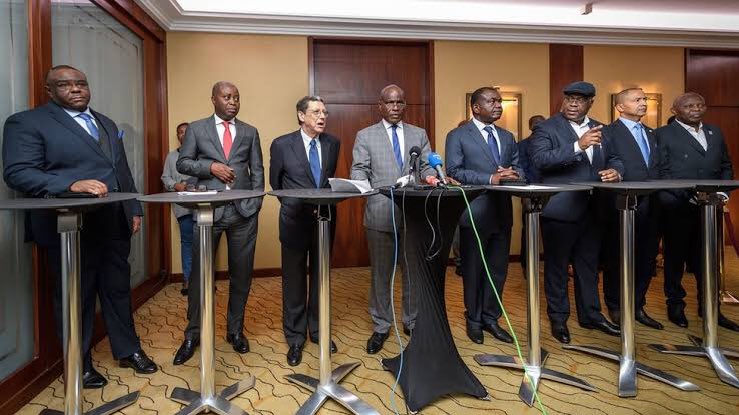 NourMulamba's tweet photo. Le 11.11.2018 - 11.11.2021 
3 ans déjà depuis les accords de Genève oyo @fatshi13 ayokaki base.

Nazoluka mutu akende kotika nga na triomphale na siège ya @ECiDeRDC toganga🗣 "FATSHI BÉÉÉ BÉÉÉÉÉTON"
 après tokima 
🏃🏃
@central_sage @CivuadiKalanga https://t.co/DLqkXPiKhb
