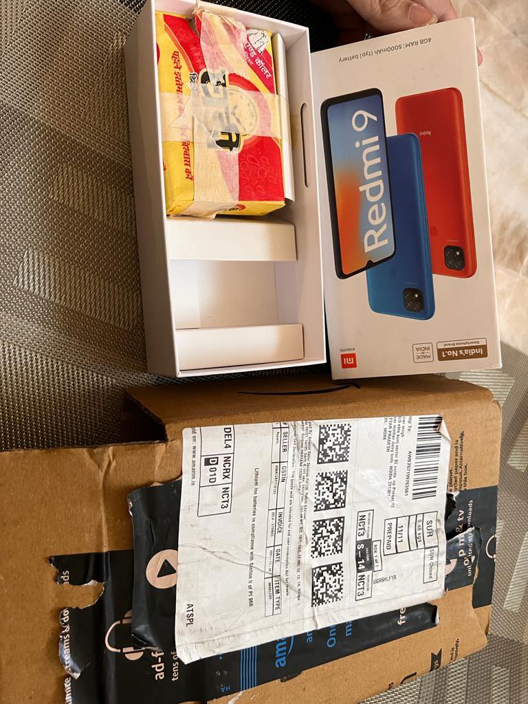 prinks_t's tweet photo. @amazonIN My staff ordered a REDMI 9 phone on Amazon, payment made by credit card of Rs 11,000. This is what he received !!! Shocked.. one should be careful in buying expensive things online. https://t.co/4NzHhqLhvy