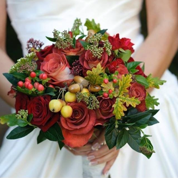 Beautiful elegant winter wedding bouquet. I love the simplicity of the bouquet.
Photo by Pengelly Photography #winterbouquet #weddingflowerdesign #weddingflorist #flowerlove