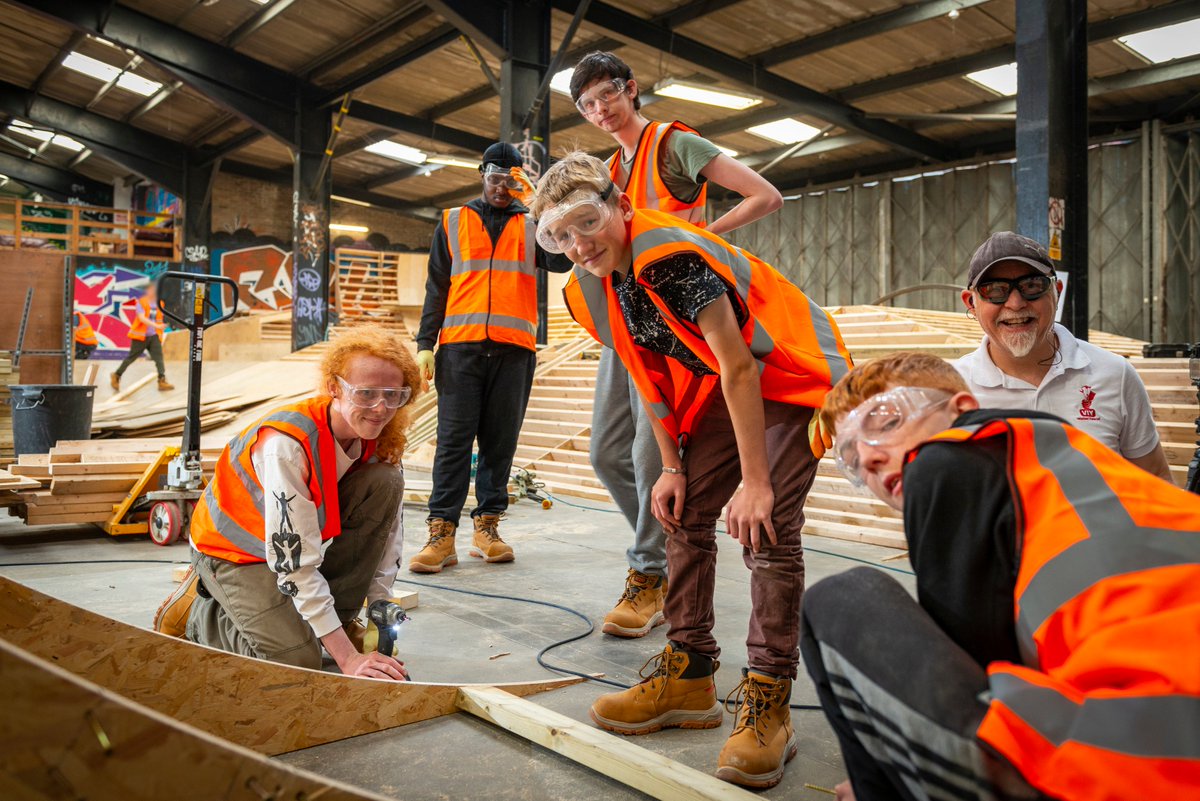 VIYproject's tweet photo. 📢Delighted to say, thanks to the Community Renewal Fund, we'll be working with over 1000 young people across three local councils, developing trade skills, the next generation &amp; community spaces 📢

@nottscc | @mynottingham | @NorfolkCC 

Full story here: https://t.co/efiO4pGzJ7 https://t.co/R0kEeEVQHq