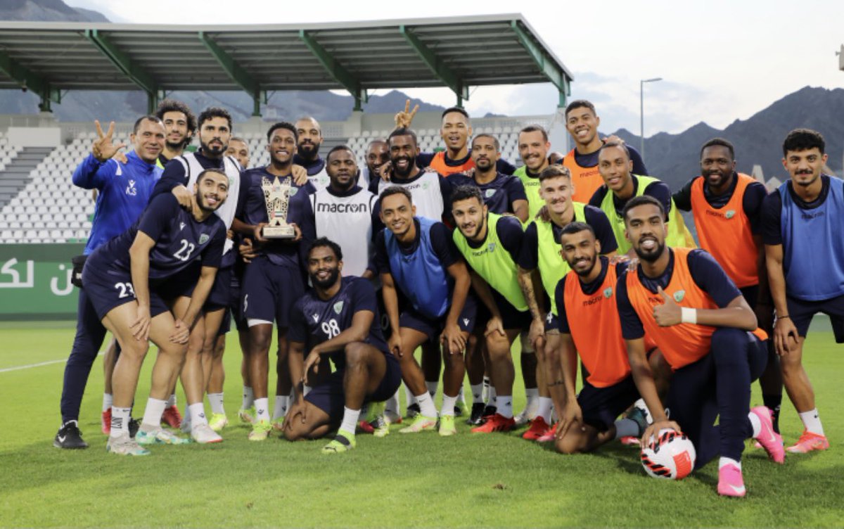falah_24's tweet photo. اشكر اخواني الاعبين و جماهير خورفكان و الجهاز الفني والاداري ولكل من صوت لي و هذا حافز اني اقدم المزيد 💚🙏 https://t.co/cJu3F89wOr