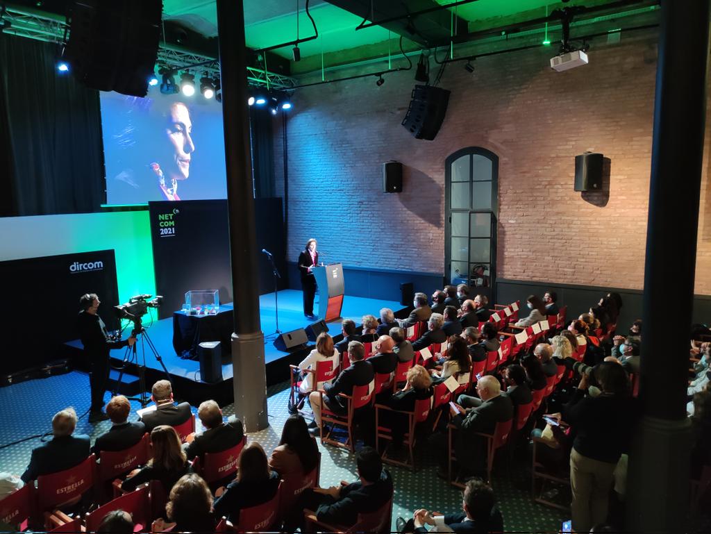 beshared_es's tweet photo. 🙌 ¡Ayer asistimos al evento anual #Netcom2021 organizado por @Dircomcat!
📅 En su 10º aniversario, este evento ha reunido a más de 250 profesionales en la Antigua Fábrica de @EstrellaDammEs. #Dircom #comunicacion
(1/2) https://t.co/3XhsJ3zv3O