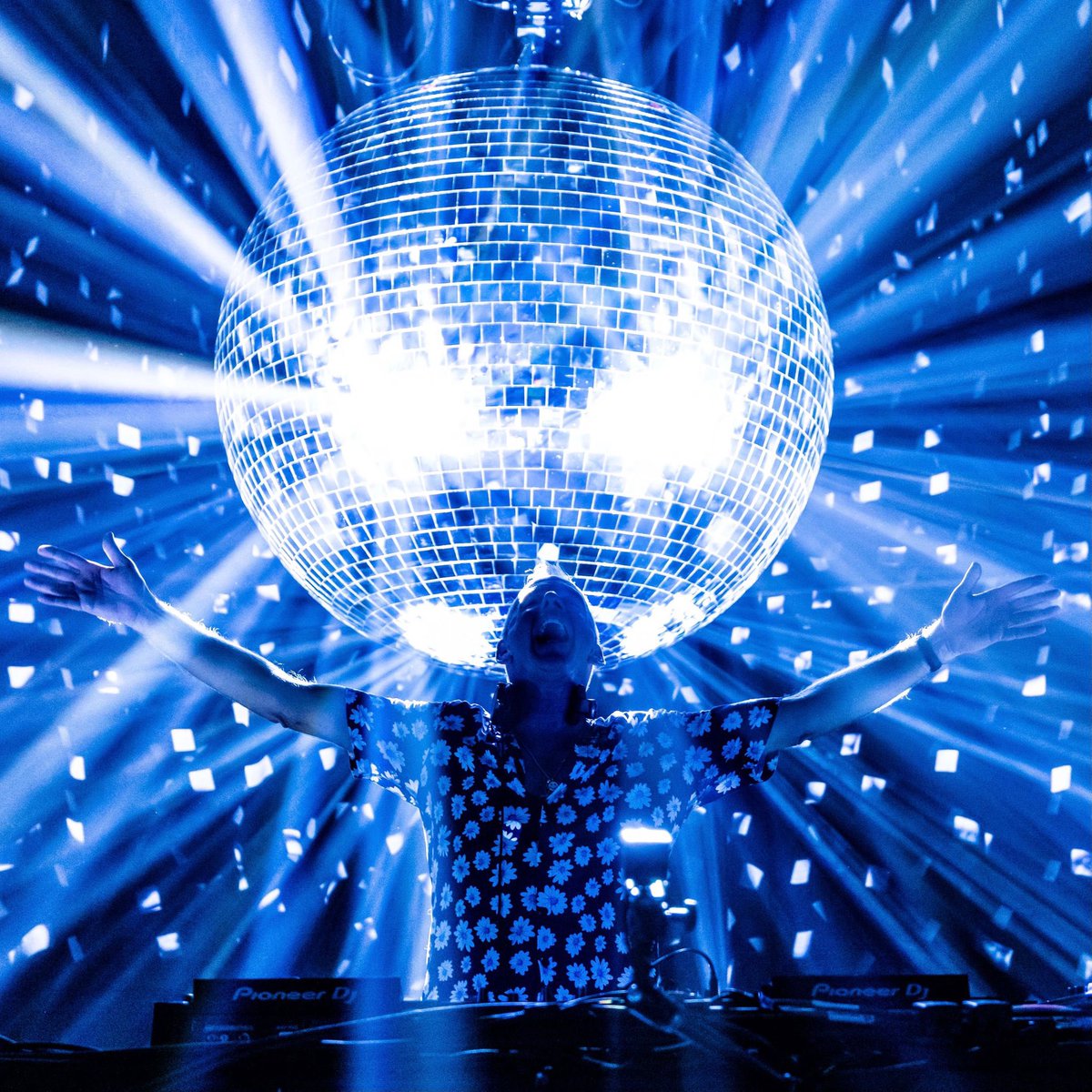 FatboySlim's tweet photo. I've been in the @BrightonCentre many times, I had my graduation there, 1000 gigs &amp; more recently my Covid Vax but until last night had never played there. So proud to finally do that and share a perfect evening with my hometown (and no1 son) thanks for your support &amp; love. https://t.co/A0MQ2DTfcf