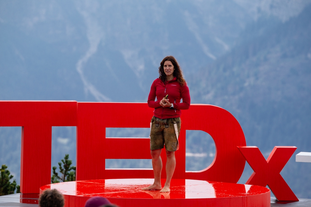 ❌| TEDx Trento
📌| 22 agosto 2021
#talk 
Tutti a piedi nudi e pronti a superare ogni limite, facciamoci contagiare dalla grinta di Tamara Lunger!

📷 Federico Berloffa 

#ted #tedtalk #montagna #amore #passione #energia #grinta #alpinismo #altaquota #k2 
 youtu.be/U0HdJfLlP1M