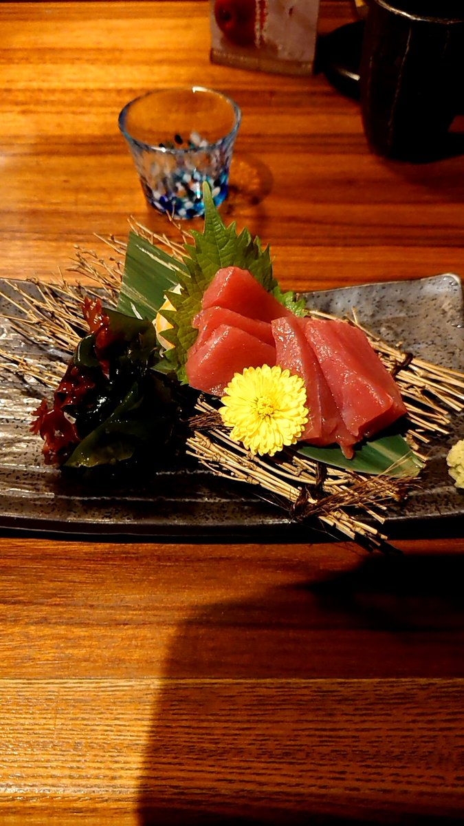 roentgen_pairan's tweet photo. 今日も知らない土地の居酒屋で地酒1人飲み。 https://t.co/SZjjQqQmqh