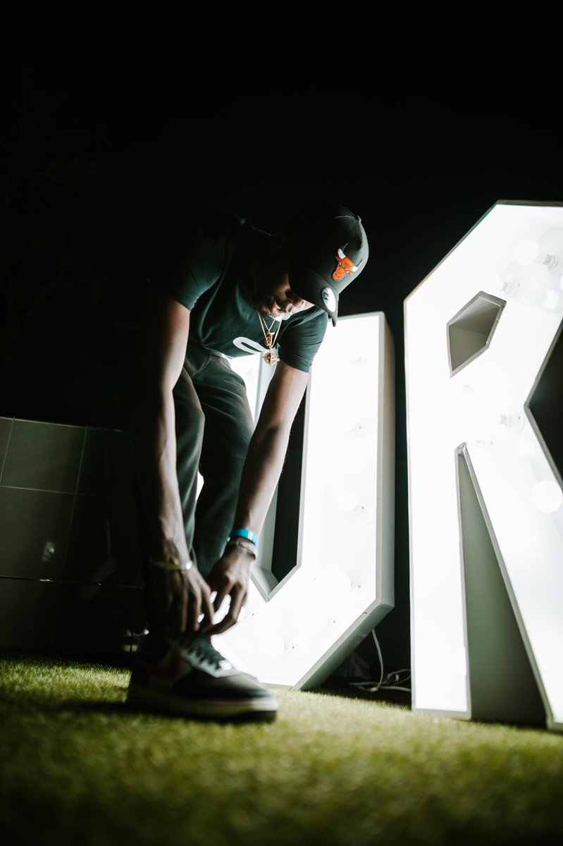 Robot_Boii's tweet photo. UโR the light of the World. ๐ค๐ค๐ค
๐ธ: @wanga_mtlokwa
#RobotBoii #UR #TGDSOY https://t.co/eVbC1OV8Nz