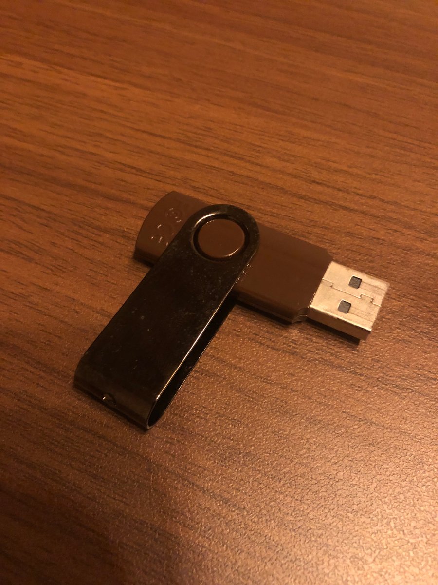GoGo_Cardano's tweet photo. 仮想通貨のウォレットを入れたPCやスマホが急に壊れたり送金パスを忘れたりしても、復元フレーズさえあれば大丈夫です。

逆に言うと復元フレーズを盗まれると終わりなので、しっかり管理しましょう😎

忍者狸はウォレットや2FAのbkデータはUSBに保存して、どうしても必要な時だけ差して使ってます🤗 https://t.co/Rc9msl1Uln