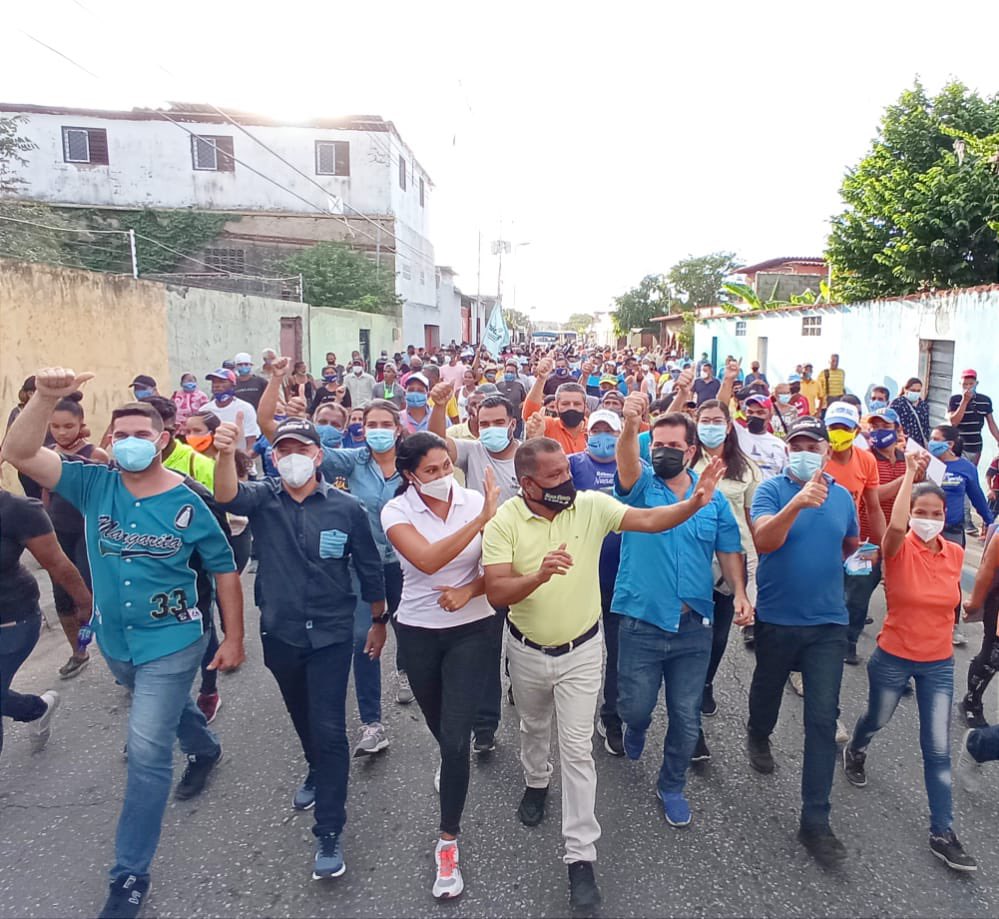 alfreditodiaz's tweet photo. ¡Alfredito, vamos a recuperar la alcaldía de Mariño, así como recuperaste la gobernación de las manos de los maduristas!
No podemos perder estos espacios políticos, debemos seguir trabajando fuertemente, los ciudadanos exigen unidad en todo los aspectos. *#YoVotoPorLaUnidad* https://t.co/8FaN3CUgje