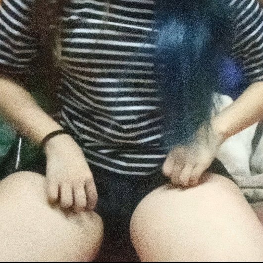 HTTPM4RG4UX's tweet photo. thighs reveal? ;p https://t.co/kufNPpjxXF