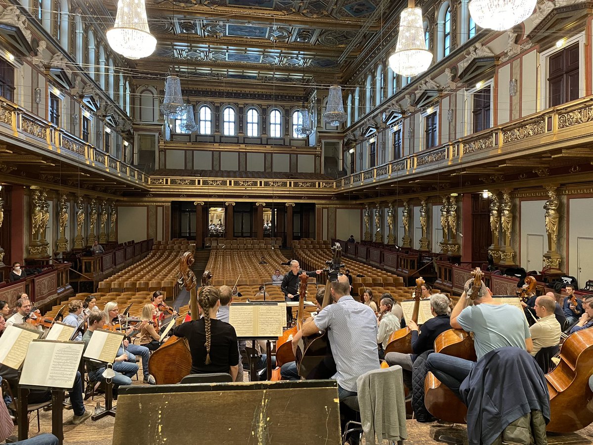 Oops. Maybe a tad daunting from this perspective.Surely not. The hours spent in the music room, coaching the music the languages, all the conductors incredible insight and details surely puts us all in a secure place when it comes to this scenario.All performers on fire today:)