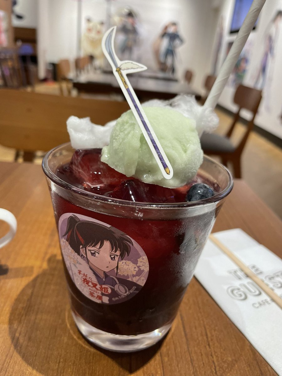 AlegreRosada's tweet photo. Amo la forma que distribuyeron la decoración del café de Hanyō no Yashahime Osaka , en comparación al de Tokyo 😊💕 #HanyouNoYashaHime #Setsuna #inuyasha #犬夜叉 #moroha #もろは #inuyashacafe #hanyonoyashahimecafe #yashahime #YashahimePrincessHalfDemon https://t.co/StP8d1NwJP