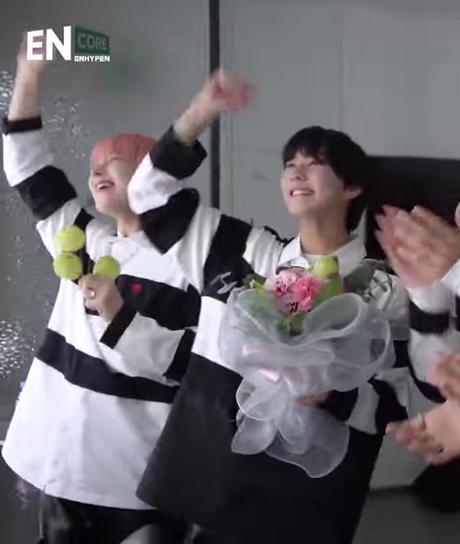 softlysunoo's tweet photo. sunwon are definitely the 
twins of each other 😭 https://t.co/6KZ1X6vKAs