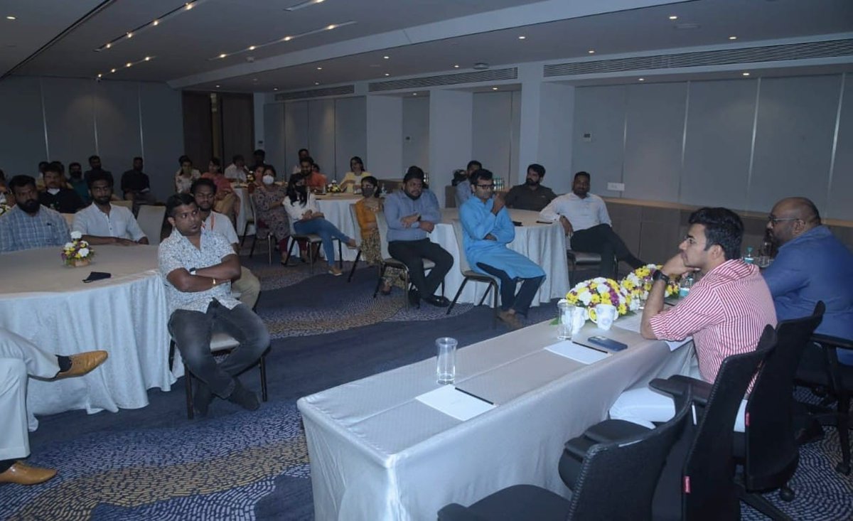 Tejasvi_Surya's tweet photo. Had a fruitful interaction with Indic social media influencers of Goa. 

Discussed a variety of issues on Goan culture to how the youth can contribute to the civilisational "abhyudaya".

Glad to see the clarity of thought that these young minds have. https://t.co/RNmB7jUYNw