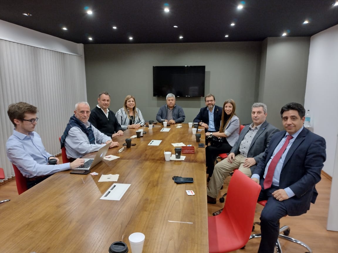 Conversamos sobre Ciberseguridad y Cibercrimen con especialistas argentinos y españoles junto al senador provincial <a href="/alecellillo/">Alejandro Cellillo</a> y la diputada provincial <a href="/SandraParisYA/">Sandra Paris</a> .