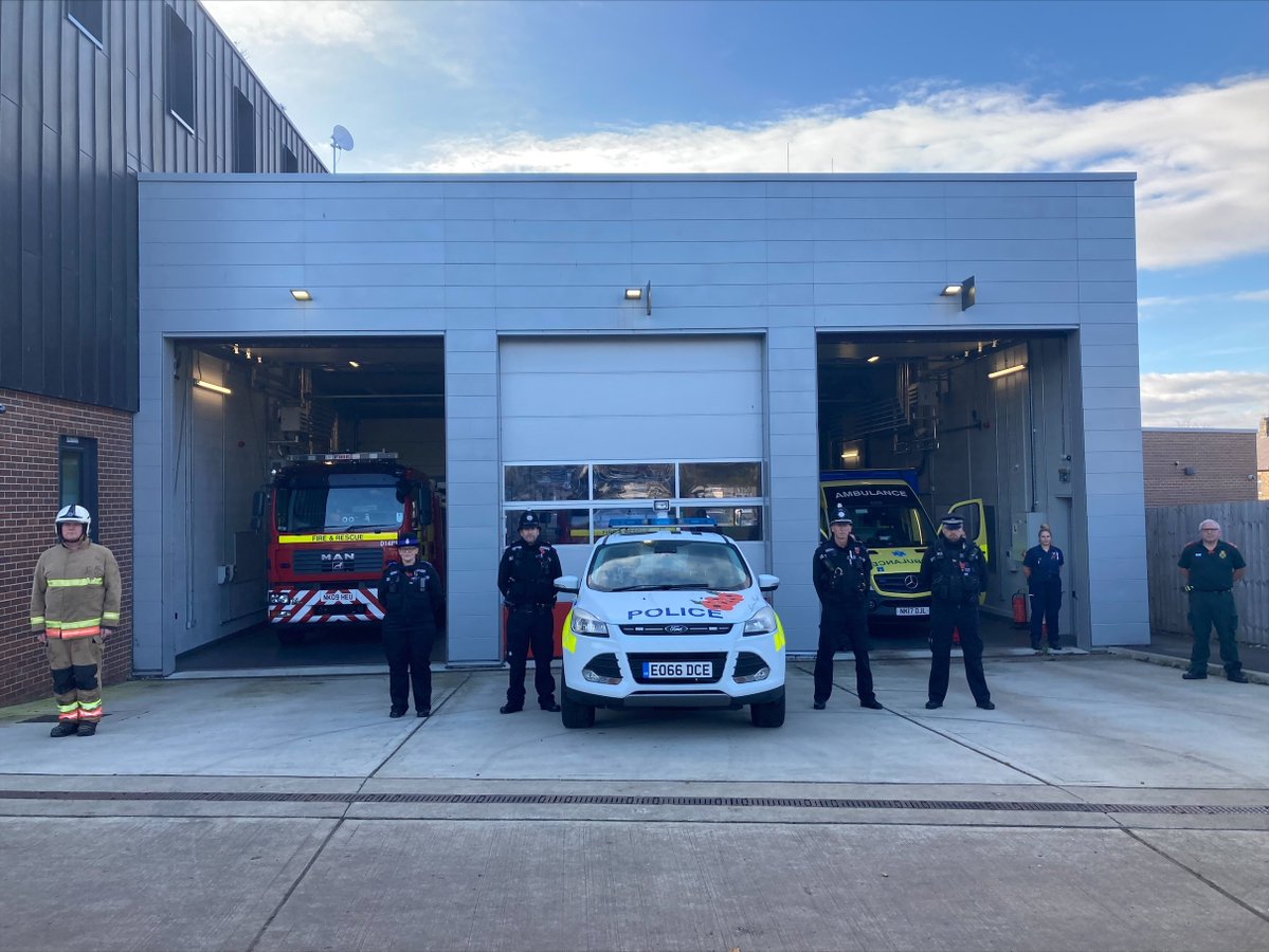 CDDFRS's tweet photo. On the 11th Hour,
Of the 11th Day,
Of the 11th Month,
We Will Remember Them.

Staff from all across our Service fell silent today to remember those who gave their lives in conflicts across the world. ❤️

#LestWeForget
#WeWillRememberThem https://t.co/Uoa1MELvAB