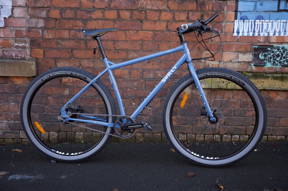 keep_pedalling's tweet photo. Surly Ogre with Rohloff Speedhub 14 speed internal hub gear

Swapped out the stock bars to Surly Moloko for multi position comfort

Raceface Ride cranks paired with an Easton 42t ring gives a slightly higher gearing for island life. 

Ride everywhere. 

#simpleainteasy https://t.co/iCftv5F7bM