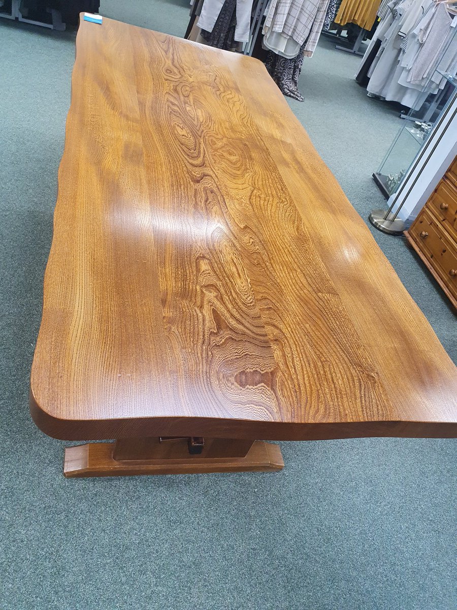 THLinthorpe's tweet photo. Stunning does not cover this beautiful made to order  table 😯
A must see💥😎
Only in our coulby store 
 dont miss this one ! 
#fashion 
#retail 
#prelovedfurniture https://t.co/jyKWSJPPDH