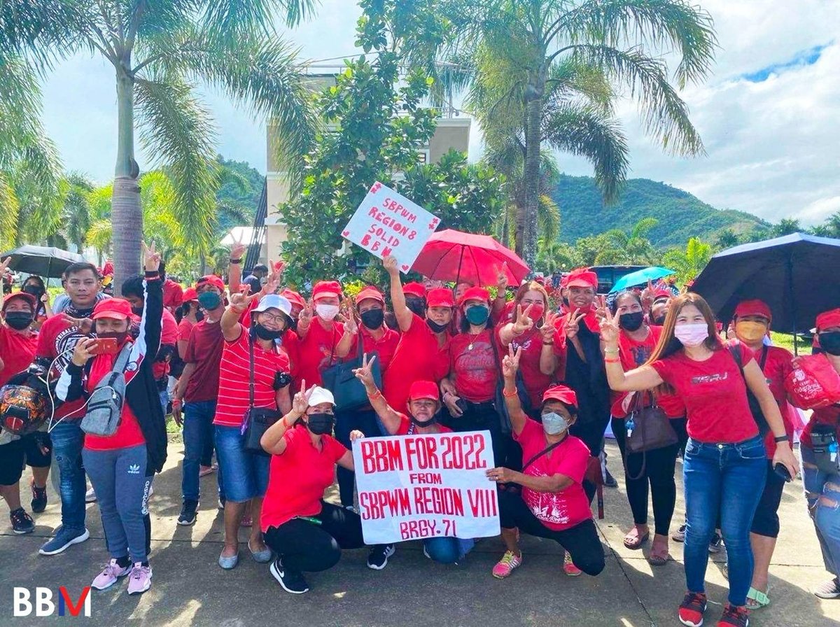 bongbongmarcos's tweet photo. Malalaking ngiti at mga pagbating sing-init ng araw ang sumalubong sa ating pagdalaw sa Tacloban, rehiyon ng Eastern Visayas. 

Hanggang sa susunod po naming pagbalik! Damo nga salamat! https://t.co/Drk98vjQso