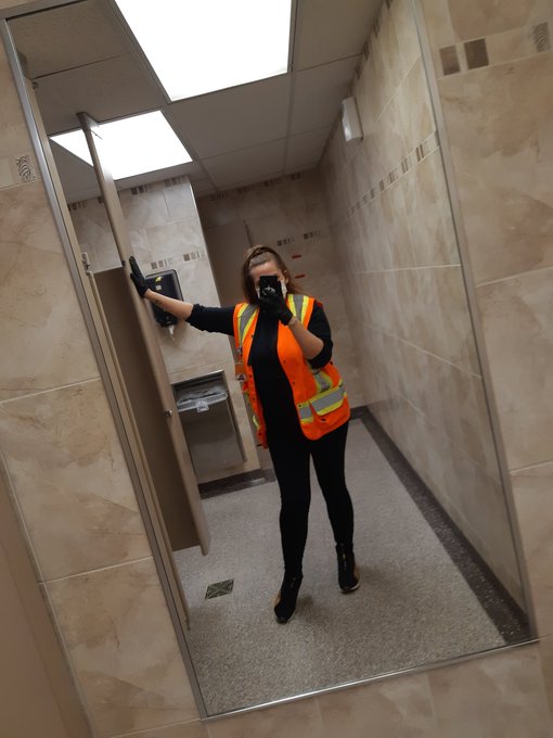 Back to work😘 https://t.co/P3ELnBzTM8