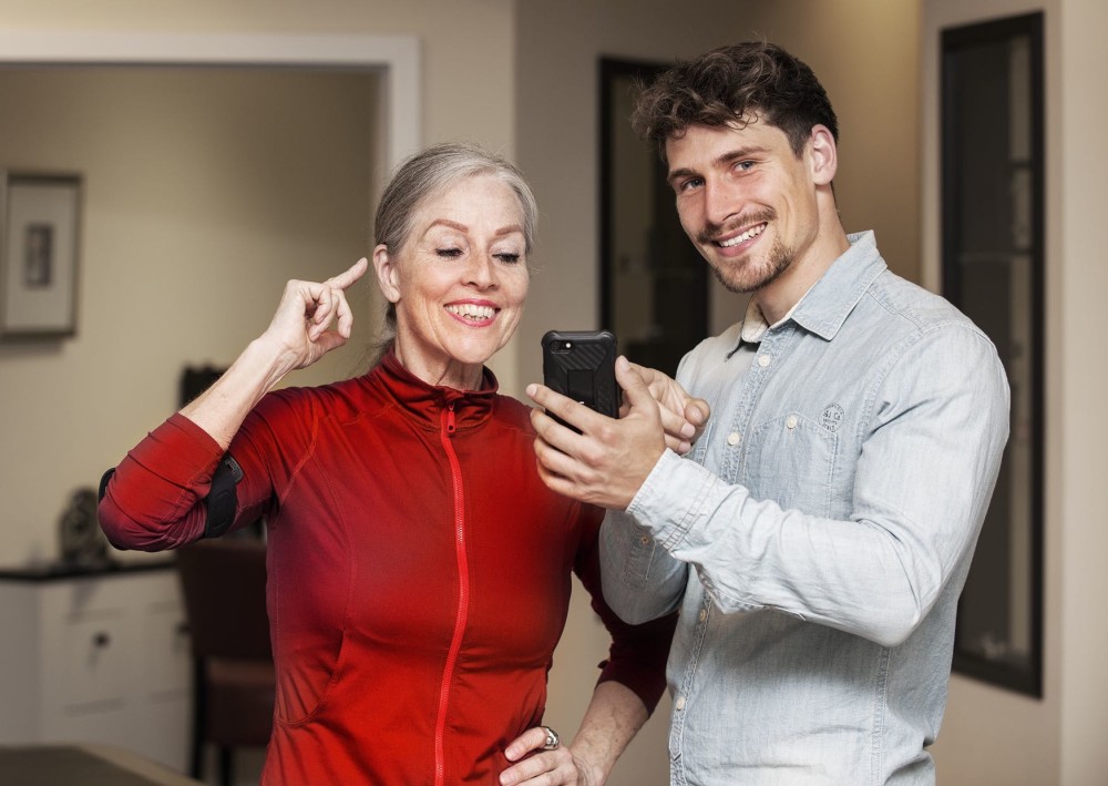 #Ohren wollen #hören: Wer aktiv lebt und kommuniziert, hält sein Gehör #fit und merkt schnell, wenn die Verständigung schlechter wird. Dann sind Beratung und #Hörtest beim #Hörakustiker der richtige Schritt. …einschaft-gutes-hoeren.mynewsdesk.com/pressreleases/…