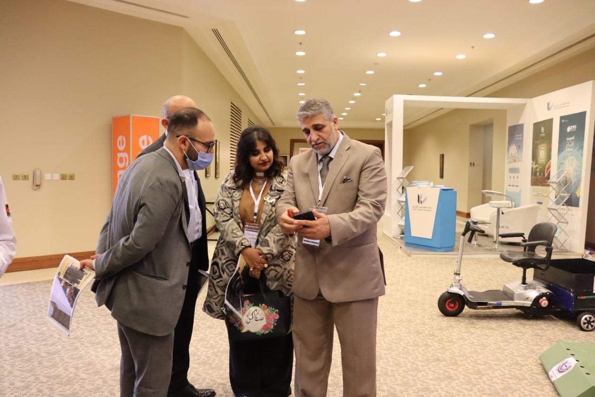NoorHKJ's tweet photo. I specifically was so happy to meet Dr AlSmadi @JUSTEDUJO who’s determination to push R&D & unwavering support to his students was so evident
Thank you @AplTechnologies students for showing ur work with such energy & #sakakerness
📍#AIDTSEC #Jordan
#SOFEX #Sakaker
#عليهم #سكاكر https://t.co/50rbPDJLaT