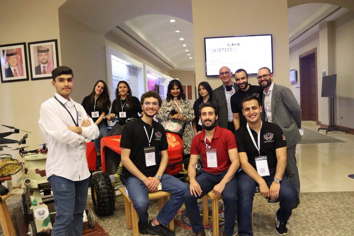 NoorHKJ's tweet photo. I specifically was so happy to meet Dr AlSmadi @JUSTEDUJO who’s determination to push R&D & unwavering support to his students was so evident
Thank you @AplTechnologies students for showing ur work with such energy & #sakakerness
📍#AIDTSEC #Jordan
#SOFEX #Sakaker
#عليهم #سكاكر https://t.co/50rbPDJLaT