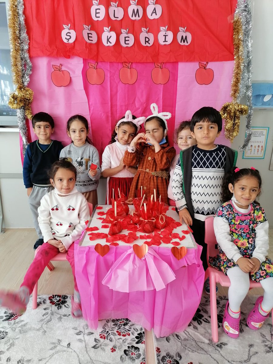 IlkYuzbas's tweet photo. Okulumuz Ana sınıfı öğretmenimiz Melike Saba BİNGÖL ve öğrencilerimizin hazırladığı' Elma Şekerim' etkinliğimiz.. #meb #elazigmem #Yuzbasi https://t.co/yWMkEPyKow