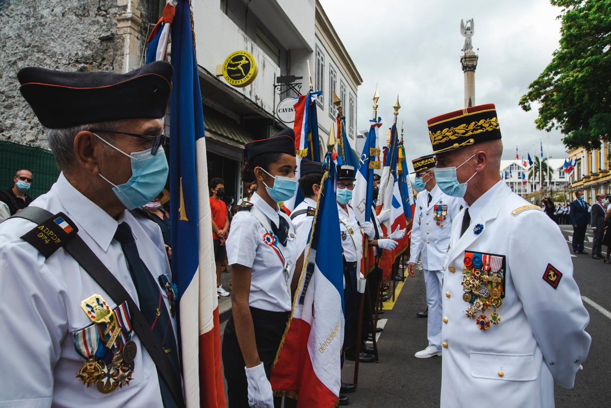 FAZSOI_Officiel's tweet photo. ‘’La première richesse des Armées est constituée d’Hommes qui servent la France avec détermination et résilience.’’ En ce jeudi 11 novembre 2021, les FAZSOI rendent un hommage particulier à tous les morts pour la France, tombés, au cours des guerres. 

#DevoirDeMémoire 🇫🇷 https://t.co/QcYmYyrKTE