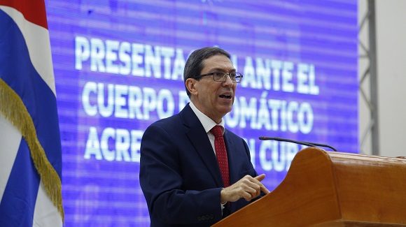 Lo ha dicho nuestro canciller y lo reitero: la política de EE. UU contra #Cuba está destinada al fracaso desde hace más de 60 años. El obstinado deseo de ver el fin de la Revolución fundada por Fidel nunca se hará realidad. Despierten de ese sueño. No va a suceder. #CubaVive