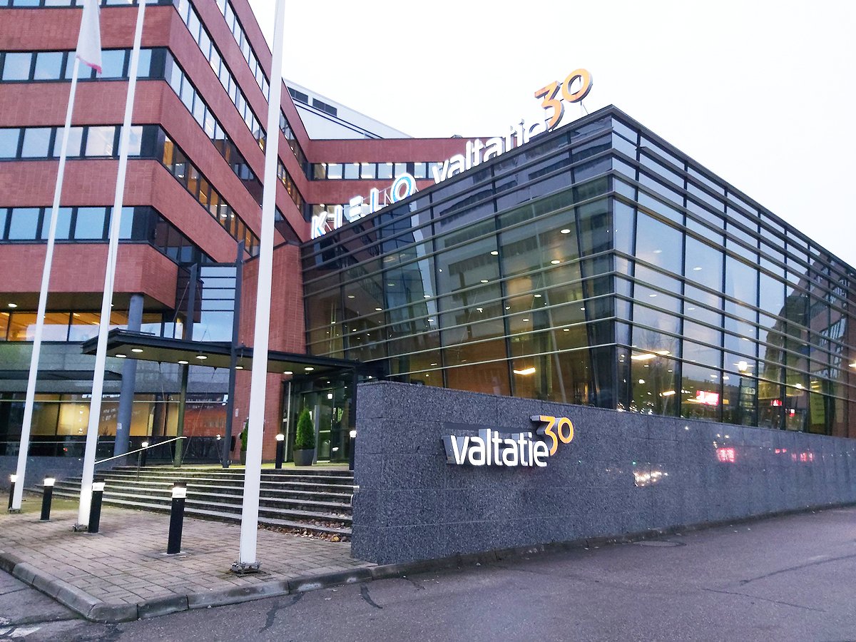 TRE_NRG's tweet photo. Voiko #datasali olla kaukolämpölaitos? Kyllä! #Tampere Hatanpään valtatie 30:n energiaremontin ansiosta hukkalämmöt saadaan #kaukolämpö verkkoon ja asiakkaidemme hyödyksi. Luvassa 42 GWh, jatkossa jopa 85 GWh/v. #hukkalämpö #polttovapaa #uusiutuva Lisää: https://t.co/vi8RvkBdV0 https://t.co/6BLXxYt9Mu