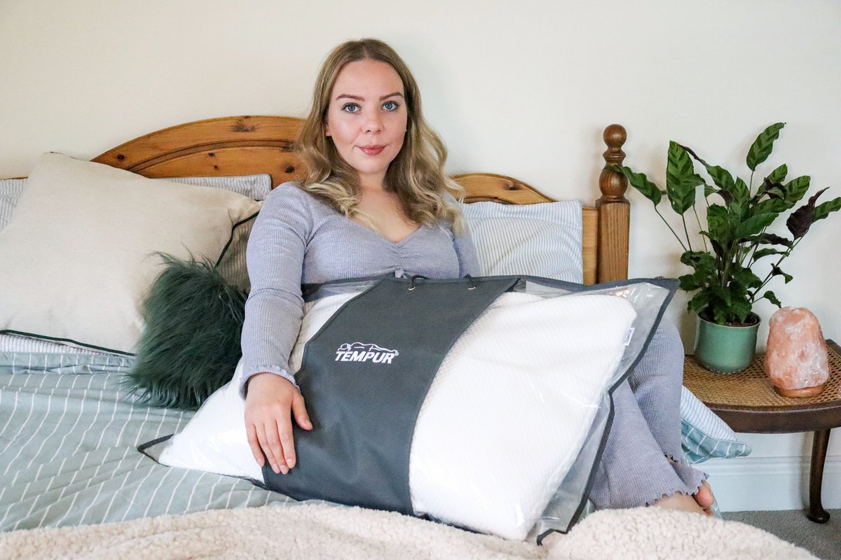 SianVictoriaUK's tweet photo. #AD 😴 How to sleep better, longer, and deeper with a @TempurUK pillow and encourage a healthy sleeping posture for proven pressure relief https://t.co/4F1onrndPc😴 

#Tempur #sleeptips #sleephealth #sleep #sleepbetter #wellness #Wellbeing #Healthtips https://t.co/yIgDn8ZIyw