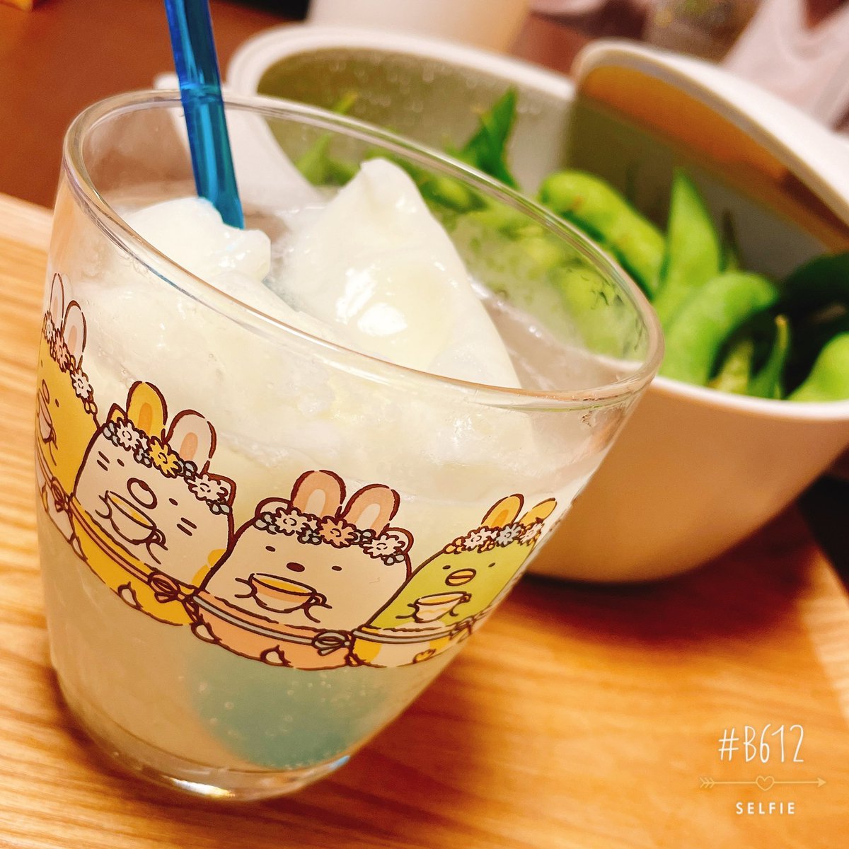 2MMO_8ht's tweet photo. 家族チーム女で飲んでる😑🍻❤️
仕事の愚痴大��っすね https://t.co/ctK5FbUyXa