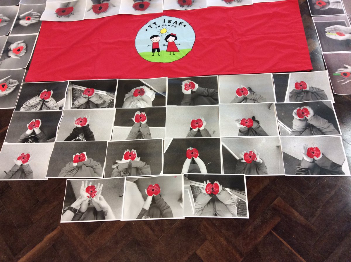 tyisafinfants's tweet photo. We had a special remembrance assembly with a two minute silence. Each class made poppies to remember those who fought for us. #LestWeForget https://t.co/Jm8gvXSOmF