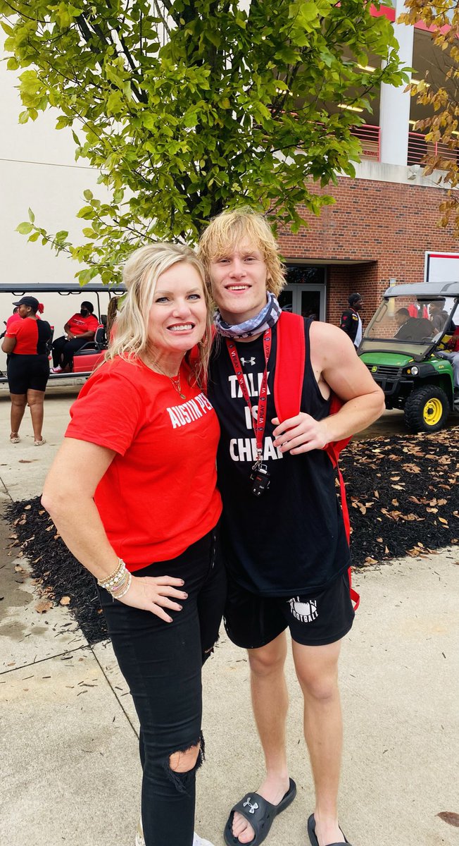 TiShA_H_'s tweet photo. Happy 🥳Birthday @ALukeHayes1  I hope you have the BEST day! So proud of you and your continued work ethic on and off the field. Stay true to you and continue to follow your dreams. Love mom aka your #1 fan ❤️😘 https://t.co/gOgHJBmoVE