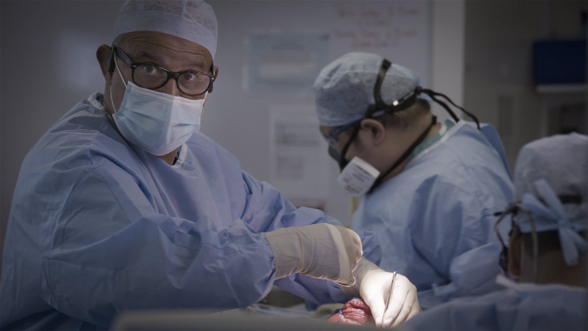 CUH_NHS's tweet photo. 📺 One hour to go until Surgeons: At the Edge of Life hits our screens! 

Tonight will feature our very own Ekpemi Irune (@ENTmimi), and colleagues Nic Segaren and Amer Durrani.

We'll be live tweeting, follow us for the latest!

https://t.co/Emuwkr3psR

#Excellent @RoyalPapworth https://t.co/956W6Z6tTb