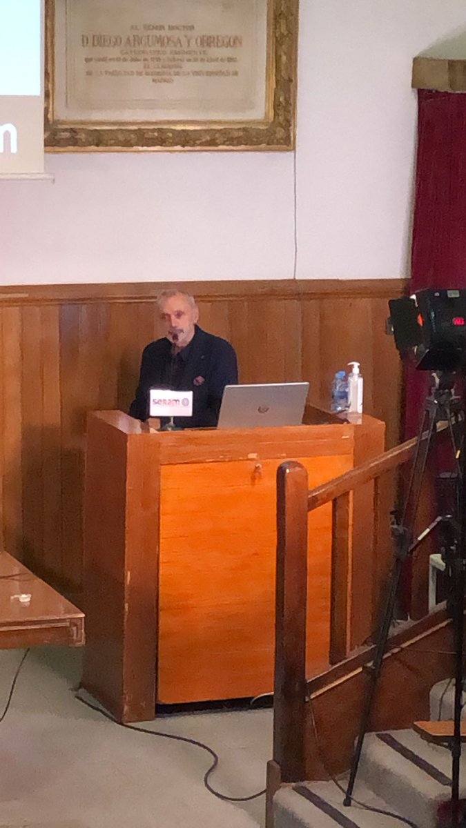 MskSerme's tweet photo. Enhorabuena
"Nuestro" enorme Luis Cerezal🥇 @DmcRadiologia
Merecidísimo

Premio a la investigación en #Radiología @SERAM_RX

#PremiosRadiología2021 
#MSKRad https://t.co/6sTrHgyxkS