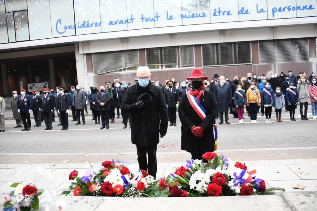 🇫🇷Rendre hommage.Avec de nombreux élus, j’ai participé aux cérémonies du 11 novembre où nous nous souvenons de ceux qui se sont battus pour la France.✂️L’occasion d’inaugurer la rue Suzanne Noël, 1ère chirurgienne esthétique qui remodela les visages de Gueules cassées <a href="/mulhouse/">Ville de Mulhouse</a>