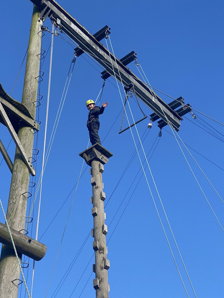 HarpAcademy1's tweet photo. More of Dahl class on top of the high ropes! They have done so well and shown so much perseverance! #fellowshipafloat #pe https://t.co/UPI8s0qP48