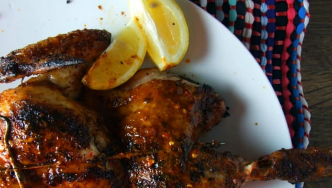 DeliveryStops's tweet photo. #PiriPiriChicken #Mozambique #Lunch #food  #foodie
Get this beautiful crispy flavorful Piri Piri chicken made to perfection. Order today by us and get a discount of free delivery with code "CRISPY". https://t.co/MmMZ3ygiV5