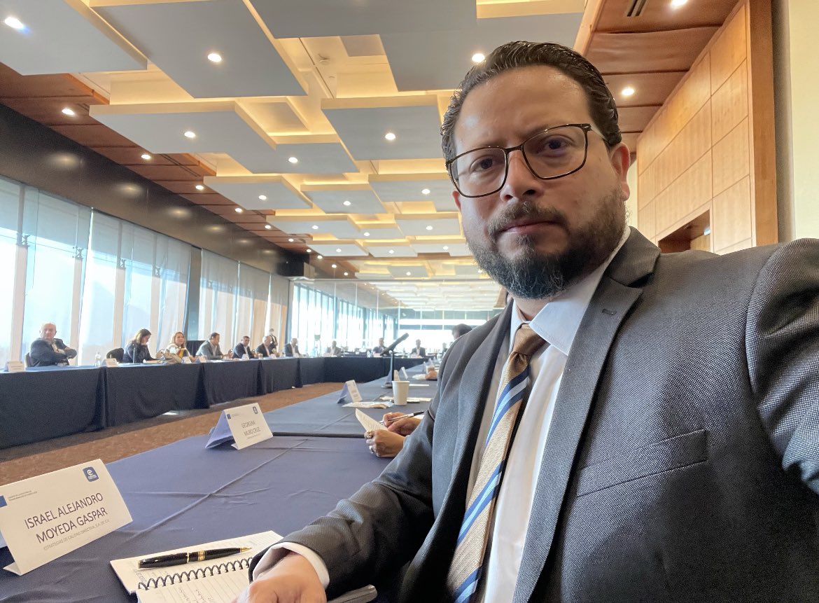 IsraelMoyeda's tweet image. Las #pymes forman parte de la primera línea del sostenimiento del tejido social no solo en Mexico, me atrevo a decir en el mundo. Para tratar de sumar valor, acepte la invitación de @caintra_nl para formar parte del consejo pyme. #economía #complementcg