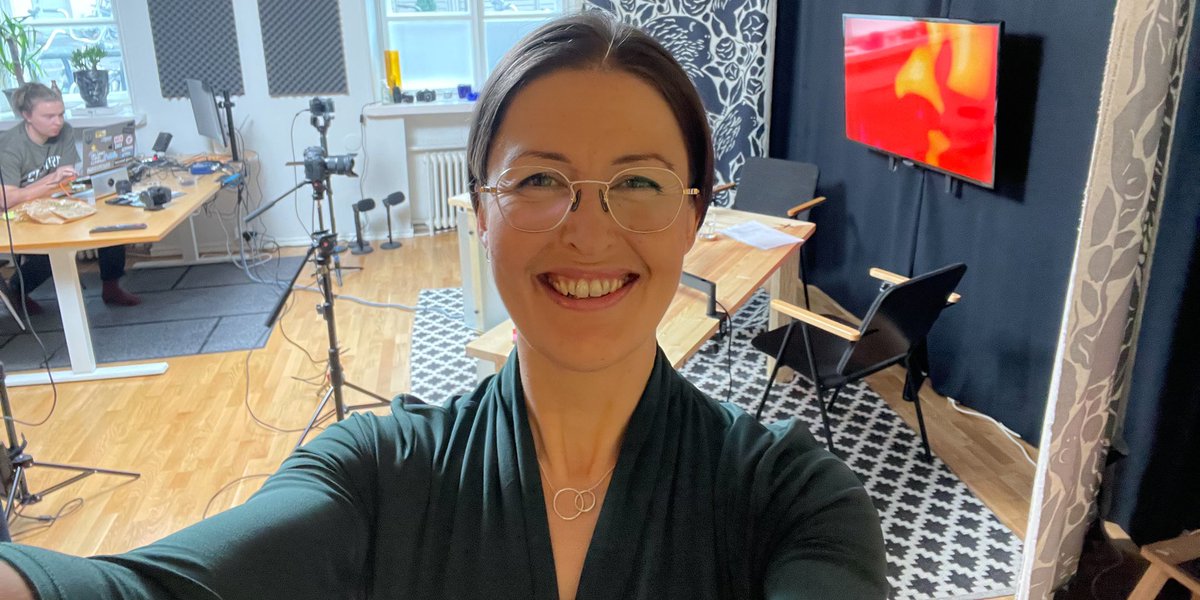 apackalen's tweet photo. Taas mennään🎙. Tänään purkitettiin Krashin kanssa #recodingpodcast’in syyskauden viimeiset jaksot, joissa vieraana mahtavat @andreasLHP & @SalonTomi. Kiitos molemmille 🧡! https://t.co/84eHMjGWsj