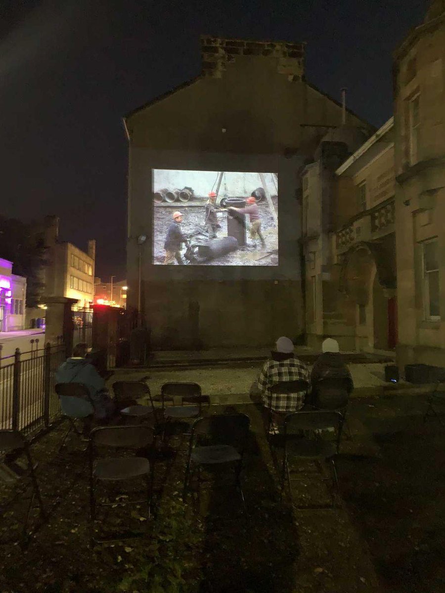 weareoneren's tweet photo. Don't miss the last two of Renfrewshire's Screens on COP26 outdoor film showings 📽️
- Thurs 11th Nov at Gilmour St (CEX Gable wall) 
- Fri 12th Nov at Erskine Sports Centre
Find out more 👉  https://t.co/2kiZXTTC0g
Pictures by @Cinescapesuk from last night in Johnstone 📸🤩 https://t.co/Jbe4IHZcTg