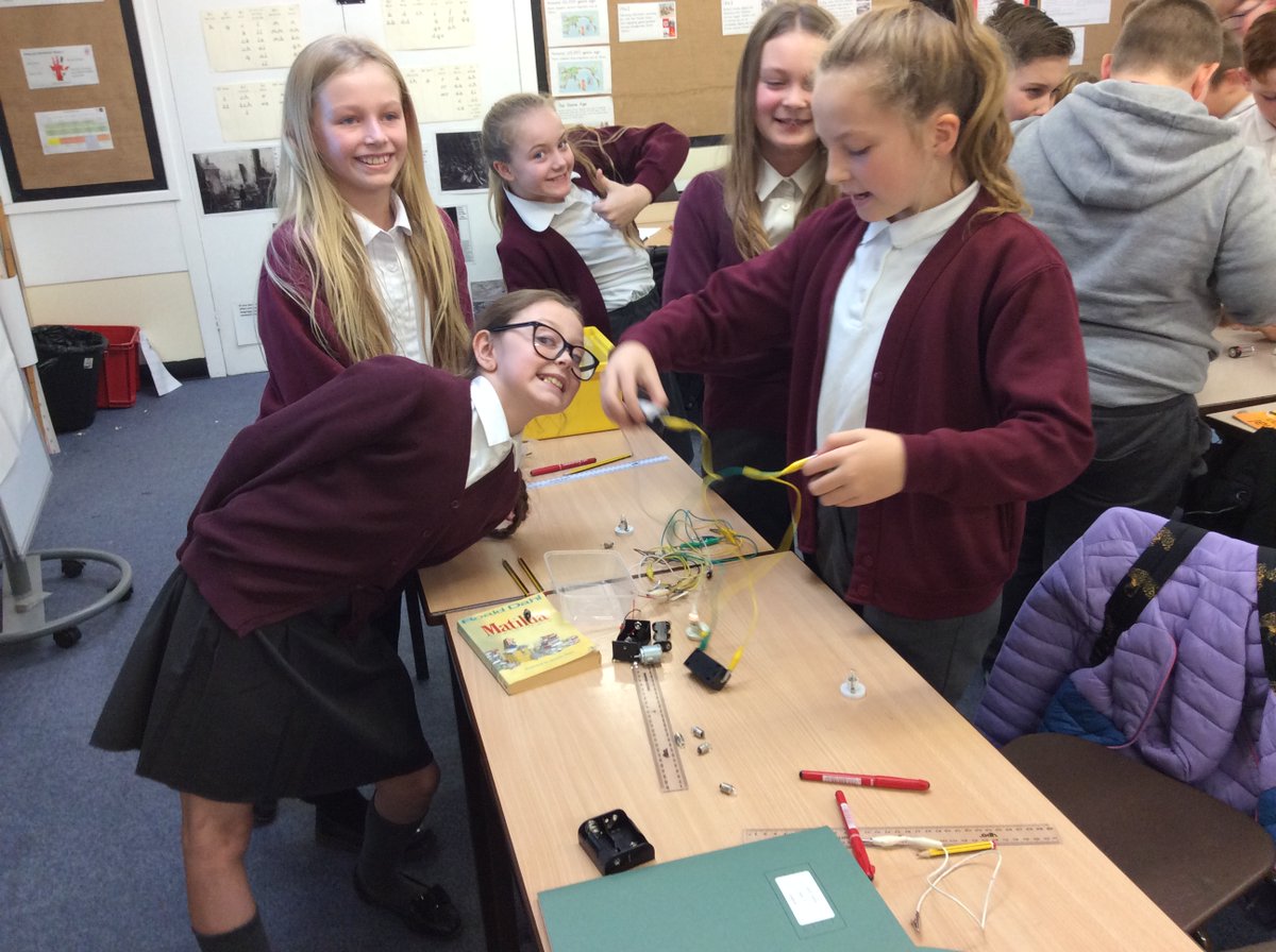 AcademyBrooke's tweet photo. Year 6BTH thoroughly enjoyed our electrical circuits work, in Science, this week. The children made predictions about circuit diagrams - first, using their reasoning skills to ascertain whether they would work or not - and then produced the circuits to physically test them... https://t.co/dskXD5Umwz