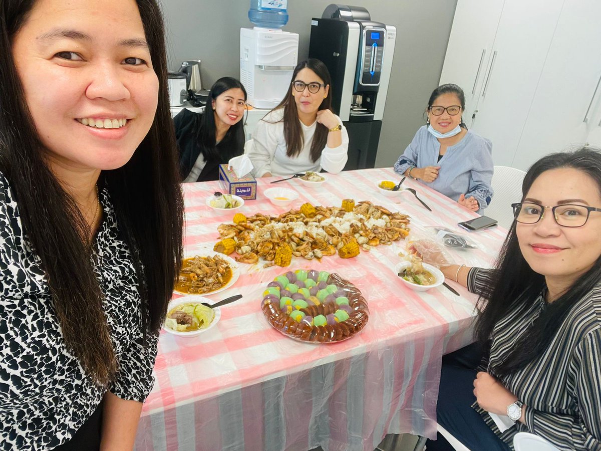 My simple birthday celebration at our office pantry.
#seafoodbuffet
#officemates
#OFWlife
#Latepost