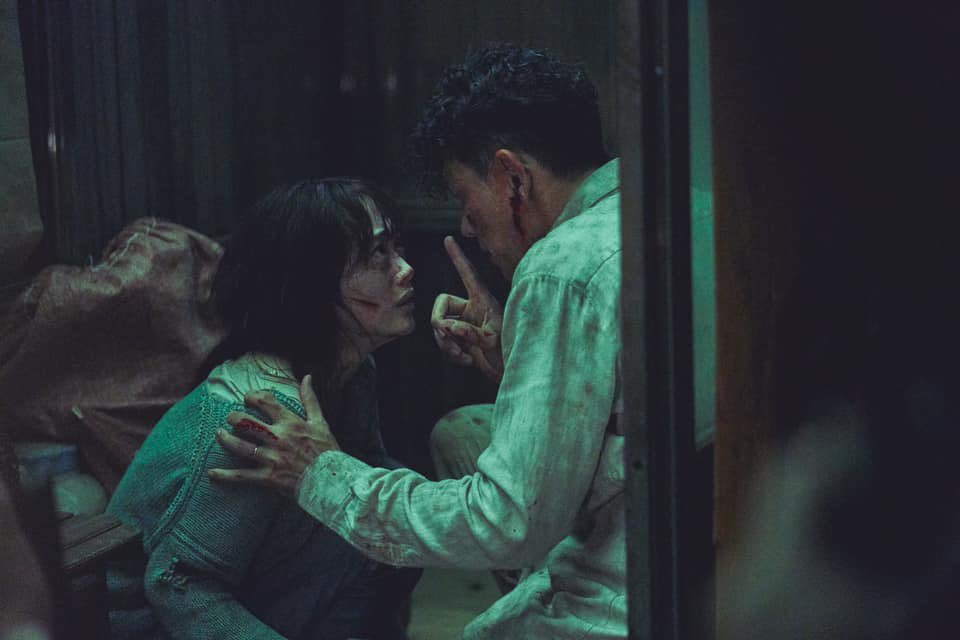 فيلم Hostage: Missing Celebrity (2021)

فيلم اكشن كوري عن حالات اختطاف  من بينها شخصية مشهورة فيكافح من اجل الهروب من وضعه المزري !
____
🧩 (6.2/10) 
__
فيلم يستحق المشاهدة 🍿